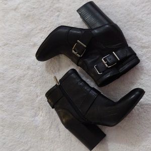 Vince Camuto VC-SIMLEE Black ankle boots size 8M/38
